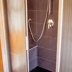 Larius - View - Free Parking アパート