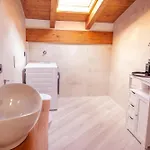 Larius - View - Free Parking