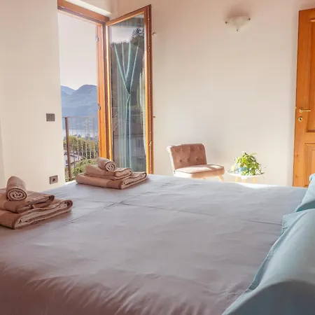 Larius - View - Free Parking Mandello del Lario