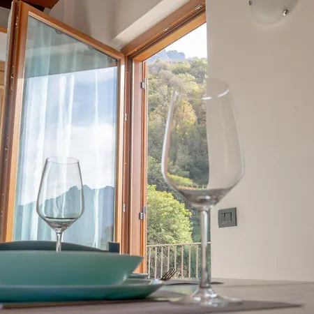 Apartment Larius - View Mandello del Lario