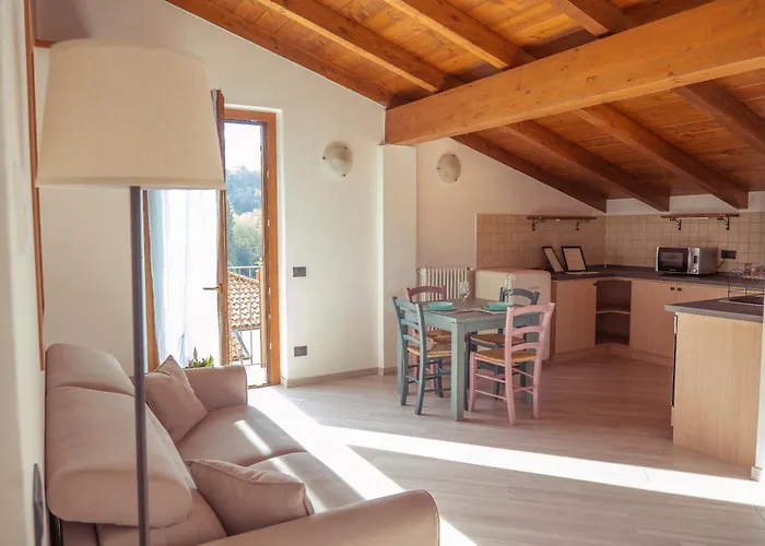 Larius - View - Free Parking *